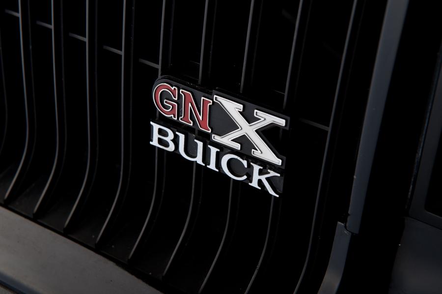 Логотип Buick GNX 1987 года  (фото 56 из 64)